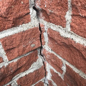 Korrect General Contracting - Corner Crack in Brick due to foundation settling - General Contractors Near Me - Fort Worth, Texas Korrect General Contracting - Corner Crack in Brick due to foundation settling - General Contractors Near Me - Fort Worth, Texas