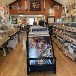 The Limited Edition Art & Antiques - Poster room