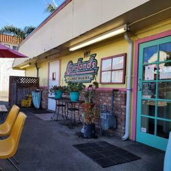 Garlands Hamburgers - Patio