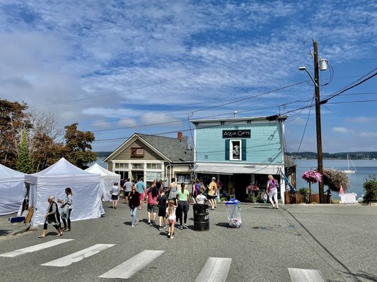 Little Red Hen Bakery by null
