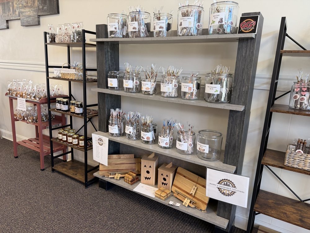 GG’s Pretzels Logo