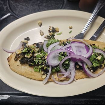 El Huarache Azteca - Mexican Near Me - Los Angeles, California