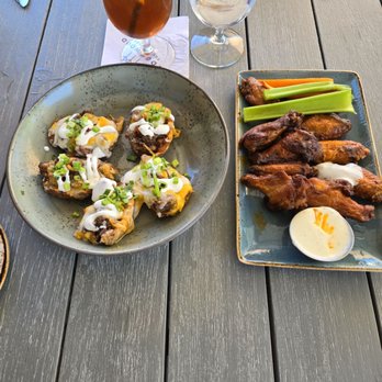 Brooks' Bar & Deck - Appitizers - Sports Bars Near Me - Stateline, Nevada