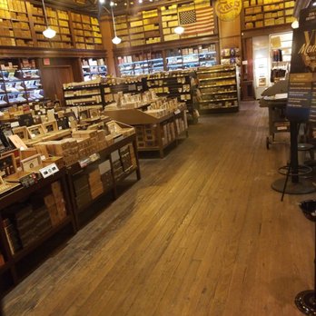 Casa de Montecristo - Getting the homies some fathers day cigars - Tobacco Shops Near Me - Whippany, New Jersey