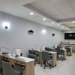 J’adore Beauté Nails & Spa - nails station