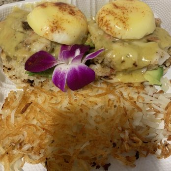Guieb Cafe - Crab cake eggs Benedict - New American Near Me - Aiea, Hawaii