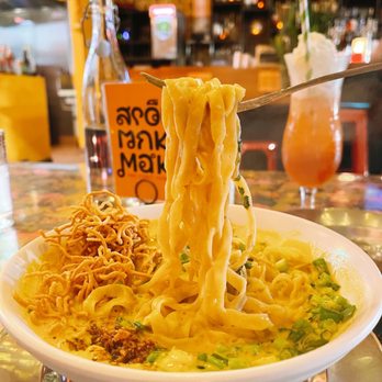 Aroi Mak Mak - Chicken Noodle Curry - Cocktail Bars Near Me - Redlands, California Aroi Mak Mak - Chicken Noodle Curry - Cocktail Bars Near Me - Redlands, California