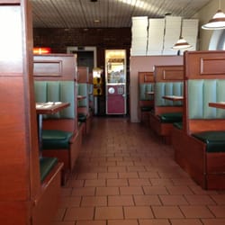 Captain's Pizza House Restaurant