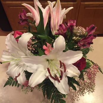 Rutland Beard Florist - Almost a week after I received them, still in phenomenal condition and they smelled as good as they look! - Florists Near Me - Baltimore, Maryland