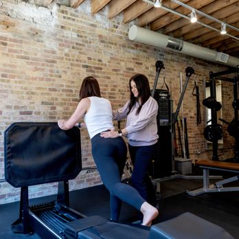 Dynamic Physical Therapy Chicago - 1600 sq ft gym space - Physical Therapy Near Me - Chicago, Illinois Dynamic Physical Therapy Chicago - 1600 sq ft gym space - Physical Therapy Near Me - Chicago, Illinois