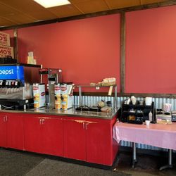 Smokey Mo's BBQ - Conroe - Fix'in and drink area.