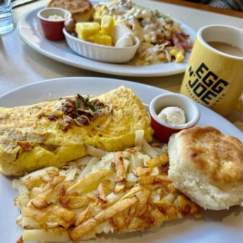 Egg N' Joe - Biscuits & Gravy Bacon & Avocado Omette - American Near Me - Chandler, Arizona Egg N' Joe - Biscuits & Gravy Bacon & Avocado Omette - American Near Me - Chandler, Arizona