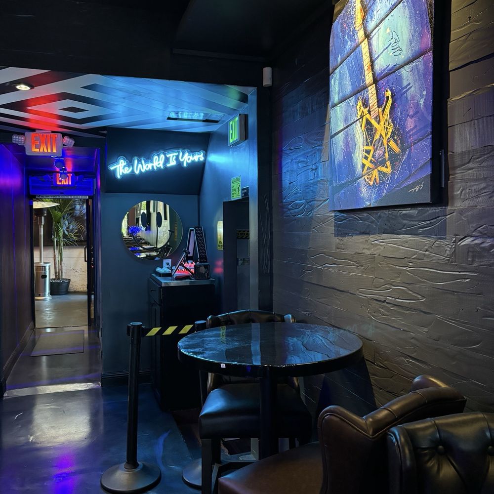 Blue Birdy - Gastropubs Near Me - West Hollywood, California Blue Birdy - Gastropubs Near Me - West Hollywood, California