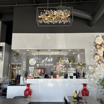 Pho Anh Hot Pot & Crawfish - Front Decor - Vietnamese Near Me - Riverside, California