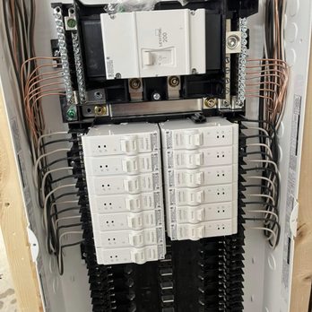 Reyes Electric - Breakers installation - Electricians Near Me Reyes Electric - Breakers installation - Electricians Near Me
