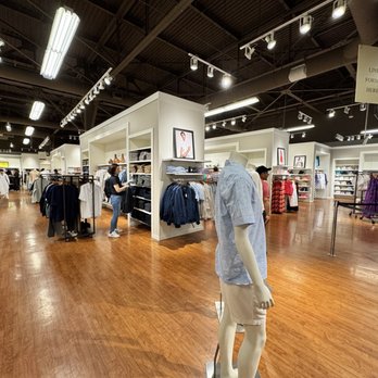 Banana Republic Factory Store - Men's Clothing Near Me - Milpitas, California Banana Republic Factory Store - Men's Clothing Near Me - Milpitas, California