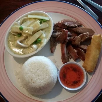 Pad Thai - 2 item lunch special, green curry and bbq pork - Thai Near Me - Layton, Utah