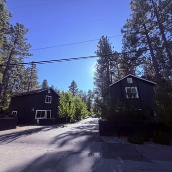 N+P  - Entrance - Hotels Near Me - Big Bear Lake, California
