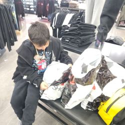 Shoe Palace - Happy kid, happy mom!