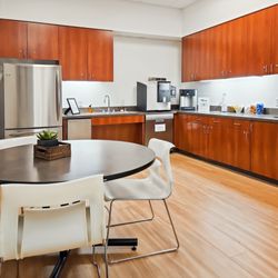 Regus - Uptown Village