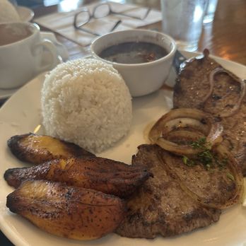 Padrino’s Cuban Restaurant - Cuban Near Me - Dania Beach, Florida