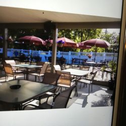 Coupe's Bar & Grill