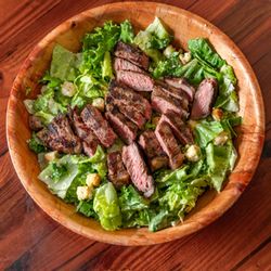 Uncle Mick's Bar & Grill - Steak ceaser salad