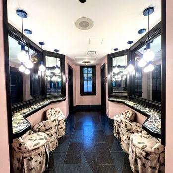 Hotel Clermont Atlanta, by Oliver - Makeup Room - Hotels Near Me - Atlanta, Georgia Hotel Clermont Atlanta, by Oliver - Makeup Room - Hotels Near Me - Atlanta, Georgia