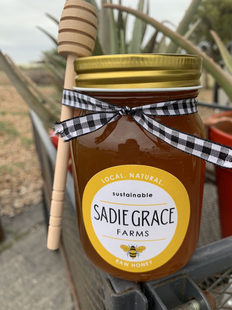 Sadie Grace Farms Logo