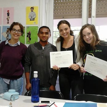 Paraninfo - Diplomas acreditativos entregados por Paraninfo. - Language Schools Near Me - Madrid, M