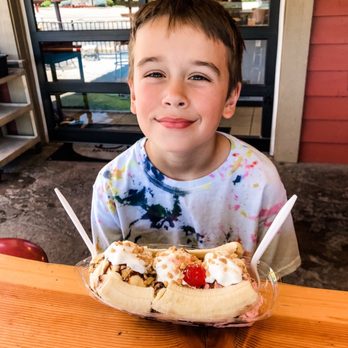 Delsa's Ice Cream Parlour - Banana split - Ice Cream & Frozen Yogurt Near Me - Boise, Idaho