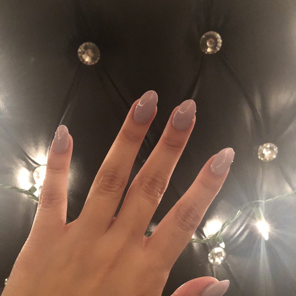 Leann's Nails - Excuse my weird hand pose (I'm not a hand model obvs) but I'm in love with my nails - Nail Salons Near Me - Alameda, California