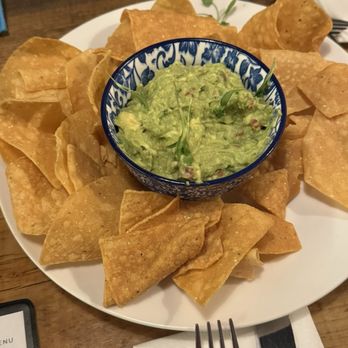 Blu Seafood - Guac and chips - Seafood Near Me - Gilbert, Arizona