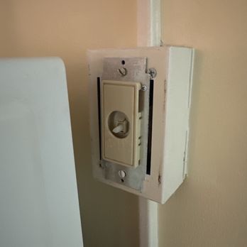 El Terado Terrace - No knob, so the fan won't turn on - Hotels Near Me - Avalon, California El Terado Terrace - No knob, so the fan won't turn on - Hotels Near Me - Avalon, California