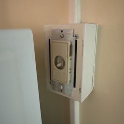 El Terado Terrace - No knob, so the fan won't turn on