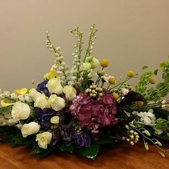 Gene's 5th Ave Florist - We have the best selection of fresh flowers on hand to create something that's always a step above ordinary - Florists Near Me - Naples, Florida Gene's 5th Ave Florist - We have the best selection of fresh flowers on hand to create something that's always a step above ordinary - Florists Near Me - Naples, Florida
