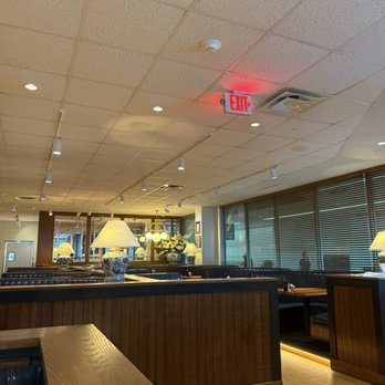 Hudson House - Lots of polished wood. The place is great once you're seated - Seafood Near Me - Houston, Texas Hudson House - Lots of polished wood. The place is great once you're seated - Seafood Near Me - Houston, Texas