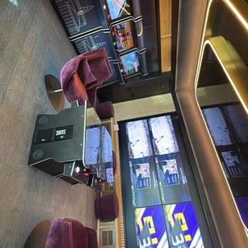 Chase Sapphire Reserve Lounge - Arcade - Airport Lounges Near Me - Philadelphia, Pennsylvania Chase Sapphire Reserve Lounge - Arcade - Airport Lounges Near Me - Philadelphia, Pennsylvania