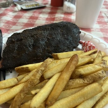 Delauders  BBQ - Ribs and double fries - Barbeque Near Me - Sevierville, Tennessee