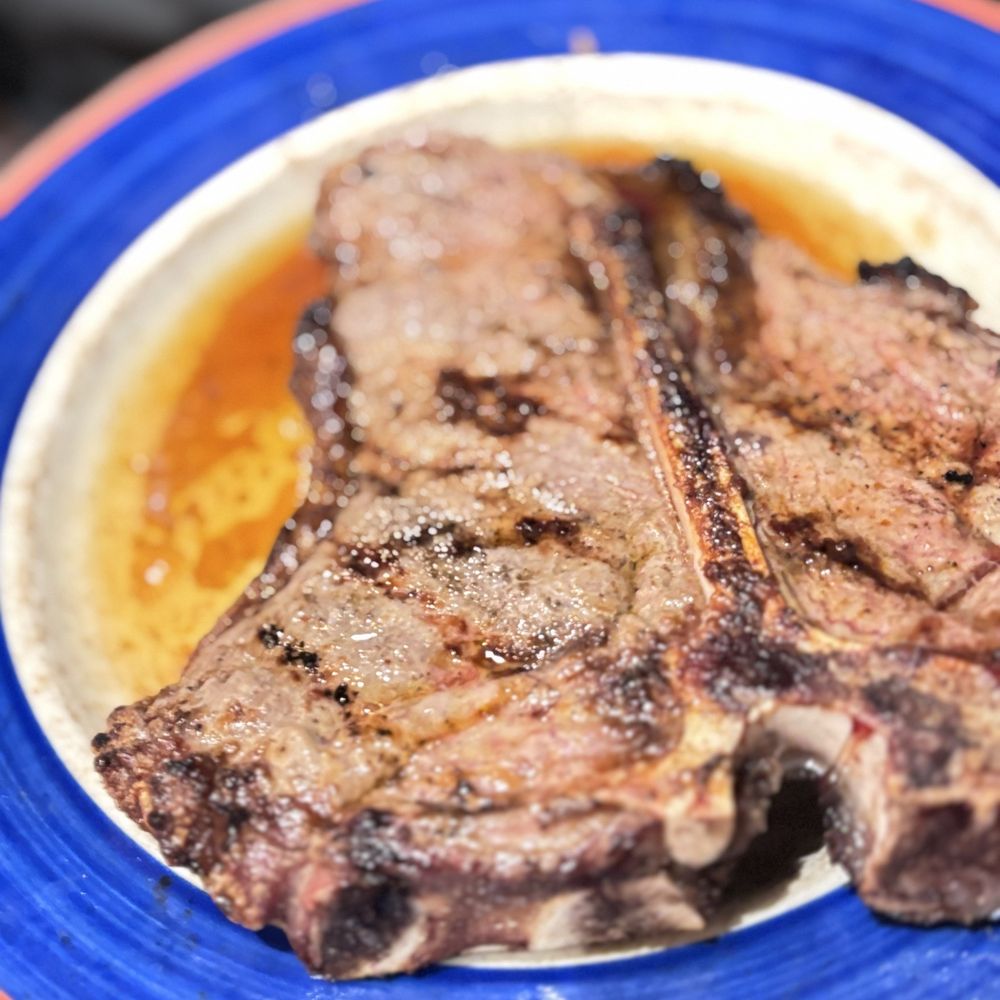 Doe's Eat Place - American Near Me - Biloxi, Mississippi