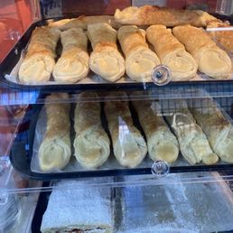 Quesito pastry and the bottom guava pastelillos