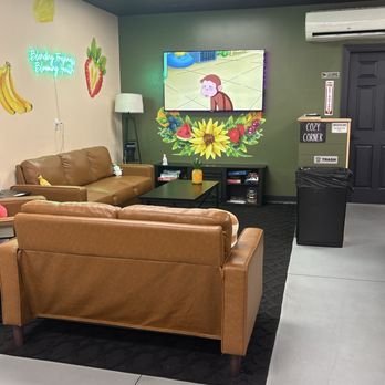 Bloom & Blend - Cozy corner - Juice Bars & Smoothies Near Me - Brockport, New York Bloom & Blend - Cozy corner - Juice Bars & Smoothies Near Me - Brockport, New York