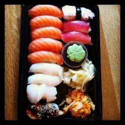 Økern Sushi - 12 biter selvplukket Nigiri sushi