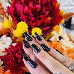 Luv  Nails - Coffin shaped GelX with glossy black by Angie