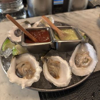 Trino - Oysters - Steakhouses Near Me - Chicago, Illinois