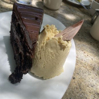 Chelsea's Kitchen - Chocolate cake - New American Near Me - Phoenix, Arizona Chelsea's Kitchen - Chocolate cake - New American Near Me - Phoenix, Arizona