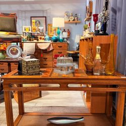 America's Antique Mall - Beautiful vintage furniture, colorful glassware, and unique décor create a treasure-filled shopping experience at AAM Highland.