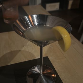 The Pearl Kitchen & Bar - Lemon drop martini - Seafood Near Me - Bluffton, South Carolina The Pearl Kitchen & Bar - Lemon drop martini - Seafood Near Me - Bluffton, South Carolina