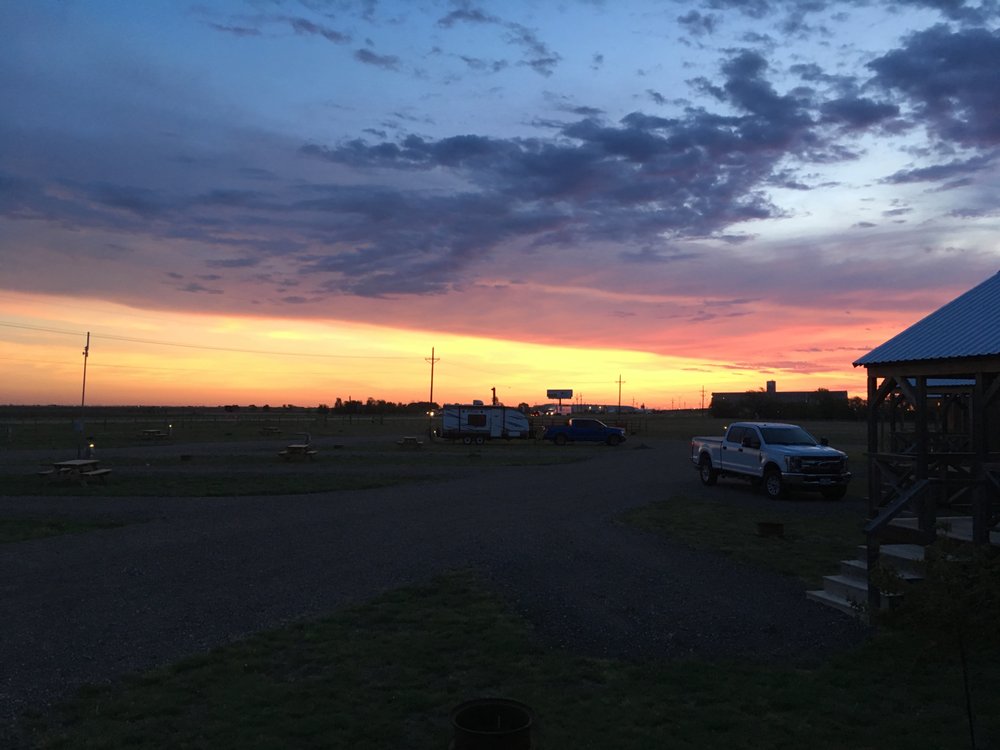 THE HITCHIN’ POST RV PARK AND CABINS Updated July 2024 61 Photos