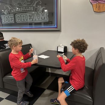 Armadillo's Ice Cream Shoppe - Ice Cream & Frozen Yogurt Near Me - Rapid City, South Dakota